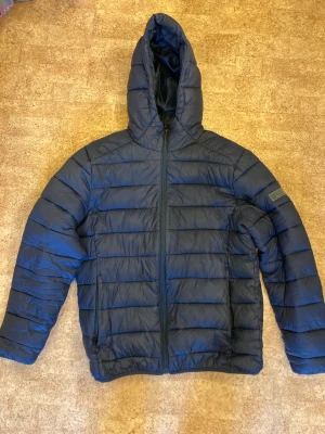 Lindbergh Jacka - En jacka som ej används längre men är i bra skick!