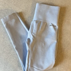 Bo+Tee tights  - Jättefina tights från Bo+Tee, använda 1 gång så jättefint skick! 🤍