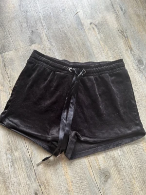 Mjukisshorts - Shorts i mjukt velour