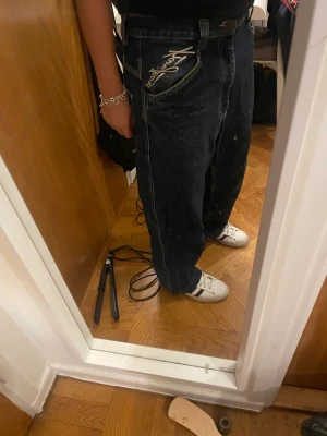 Baggy jeans  - Feta jeans torlek 30/30 passar på mig som är stolek 38