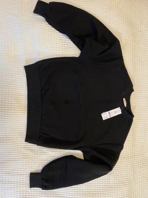 Gina Tricot sweatshirt storlek xxs - Sweatshirt från Gina Tricot, helt oanvänd med prislappen kvar