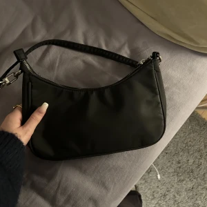 handväska - Jättefin handväska från bikbok💞