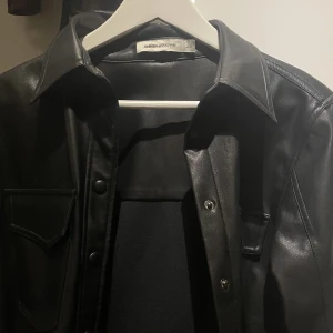 Jacka/skjorta  från Carin Wester  - Storlek 36. Som ny!