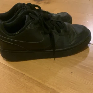 Snygga Nike Air skor  - Fint skick fortfarande! 