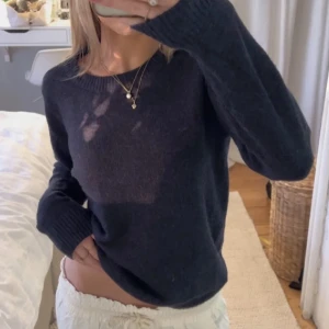 Stickad tröja  - Marinblå fin tröja🥰xs men passar s och m också