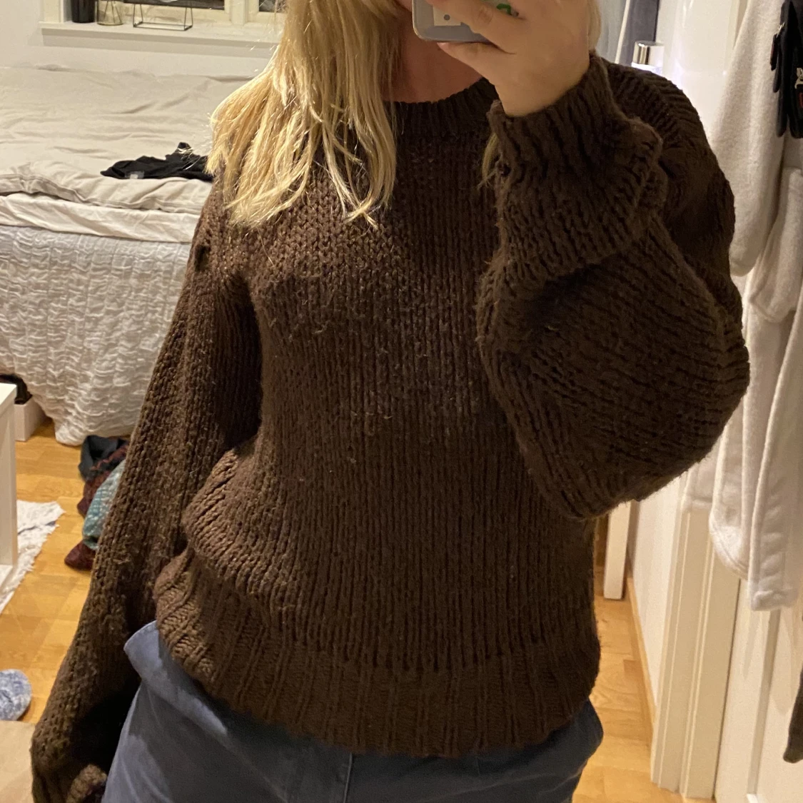 Brun stickad tröja  - 91