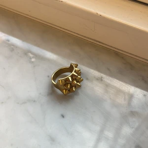 Edblad ring - Säljer denna Edblad ring som knappt är använd då jag ångra mig med färgen! Kan också byta mot en i silver!