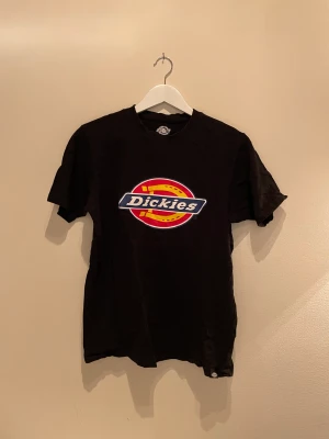 Dickies T shirt - Svart Dickies T shirt, bra skick