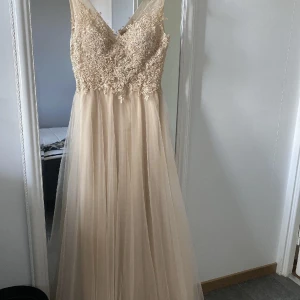 Bal/festklänning - Väldigt fin klänning till balen! Org.pris: 2000! Storlek S!❤️ 