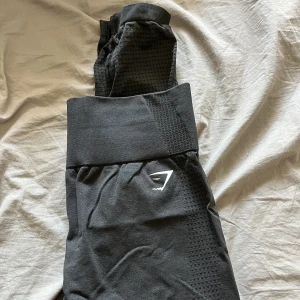 Gymshark tights - nyskick  - Har legat i min garderob i år och dar, använda ett fåtal gånger, nyskick!☺️