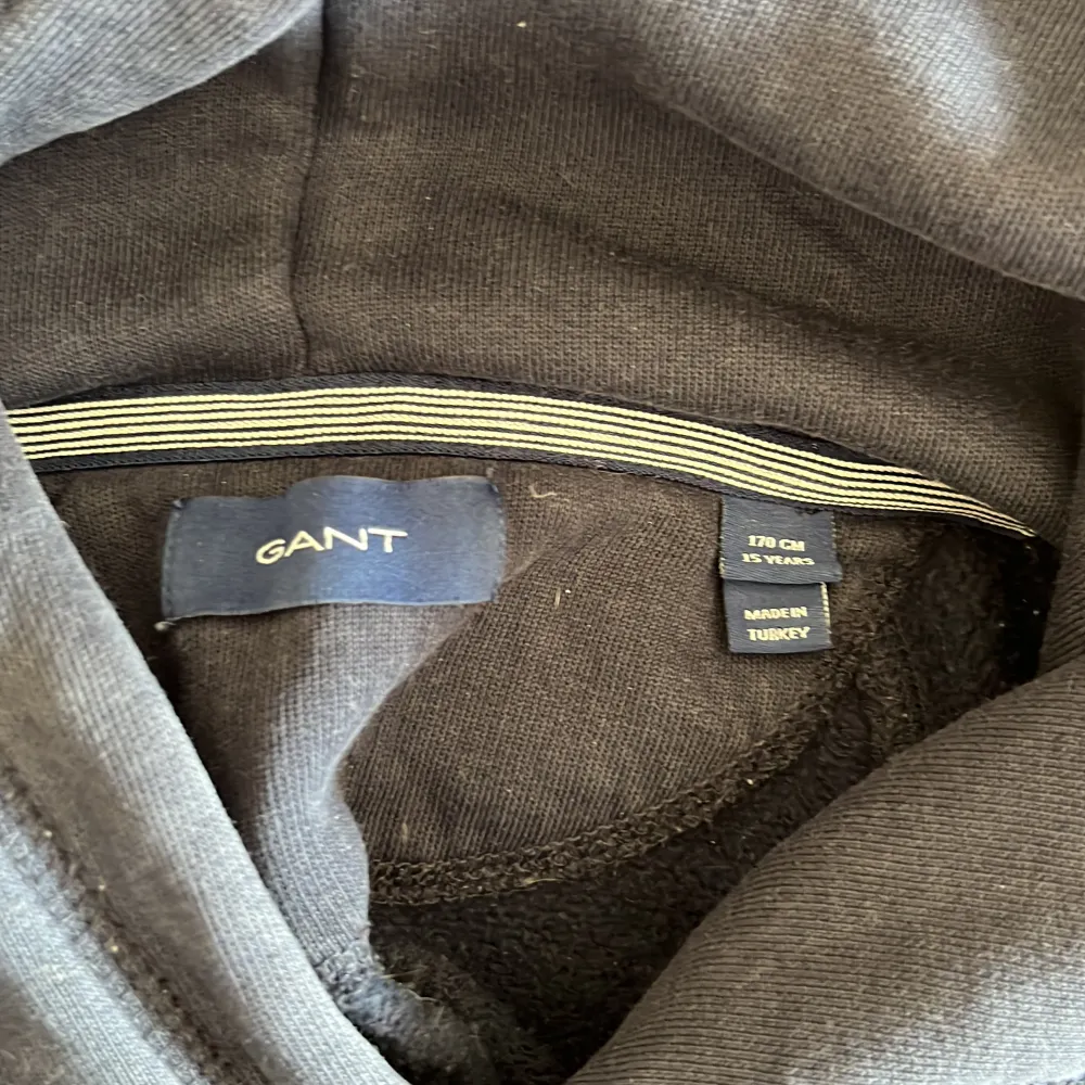 Gant hoddie vill bli av med den pga av ej användning. Tröjor & Koftor.