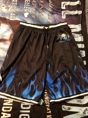 Shorts  - Shorts med coolt trycj