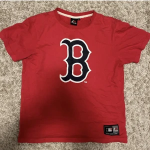 Märkes tröja  - Snygg märkes tröja använd max 1 gång (tryck INTE på köp nu)💕