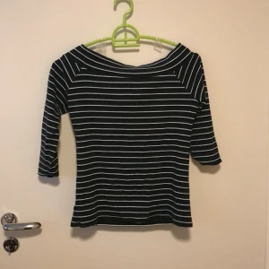 Tröja med bara axlar - Jättefin och bekväm tröja!!