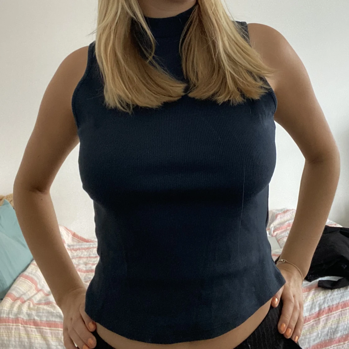 Snygg topp med hög hals - 90
