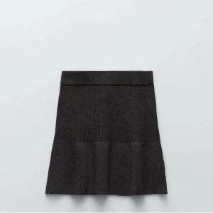 Stickad kjol - Så fin kjol som är från zara men aldrig andvänd! 