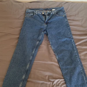 Jeans - Dom är ganska stora så storlek ish L