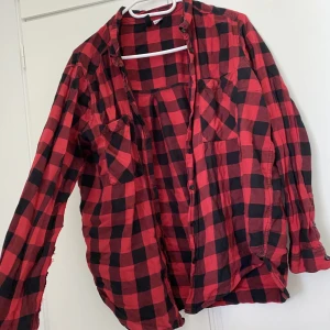 Skjorta - Använd men Inge fel på.