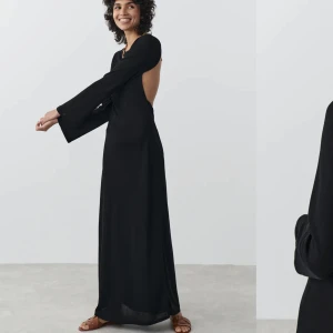 Långklänning gina - Slutsåld långklänning från Gina i storlek xs. Endast använd vid ett tillfälle. Frakt tillkommer 