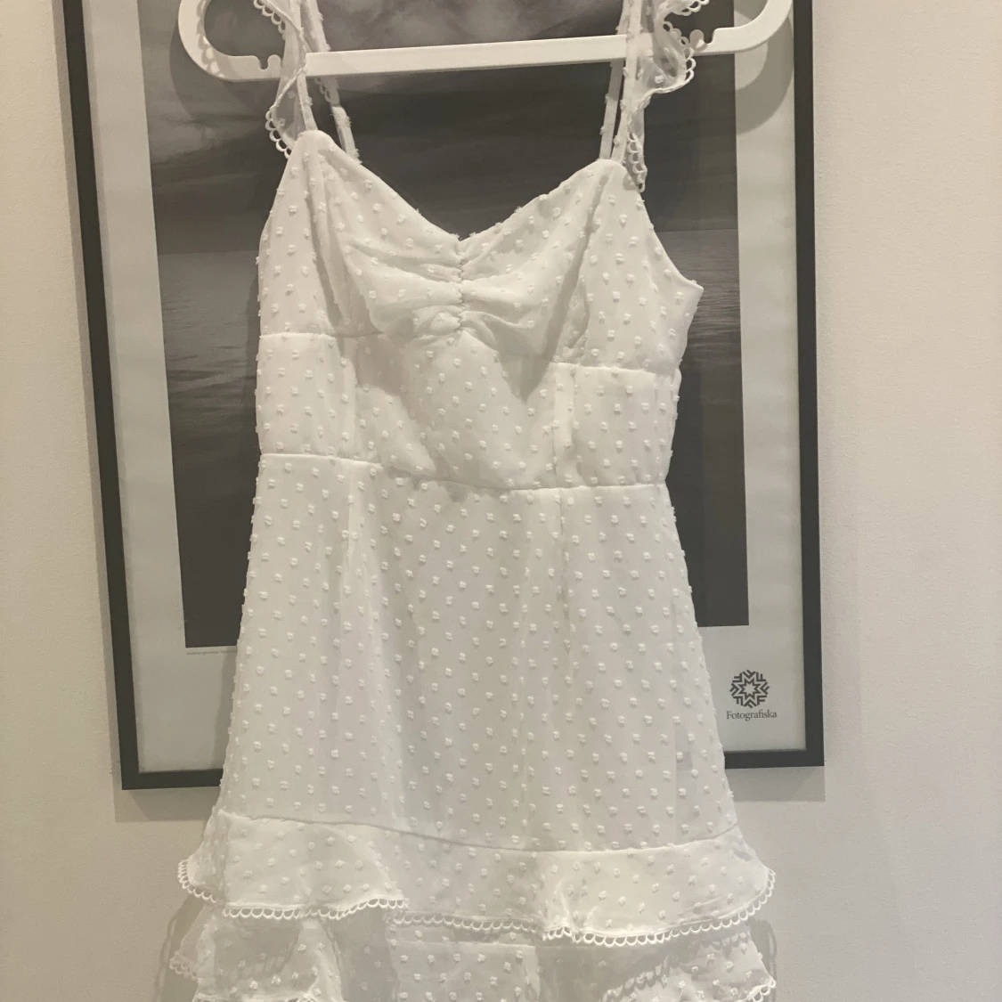 Vit klänning, Lucy in the sky