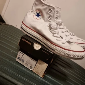 Covers allstar - Helt nya converse med orginal kartong, 