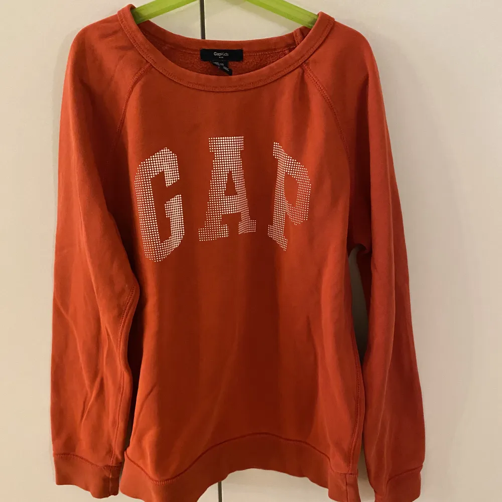 Orange röd sweatshirt Gap 160. Tröjor & Koftor.