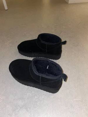 Uggs color of california - Använda 2-3 gånger, dvs nyskick. Storlek 39