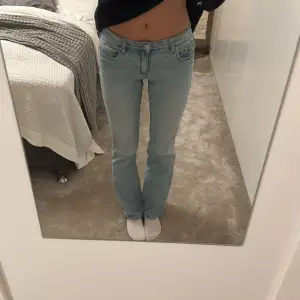 Skit snygga jeans ifrån Gina tricot!! 