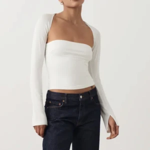 soft touch square neck top - Säljer en jätte fin och skön topp från Gina tricot med slitar på armarna som tyvärr är lite för liten💘