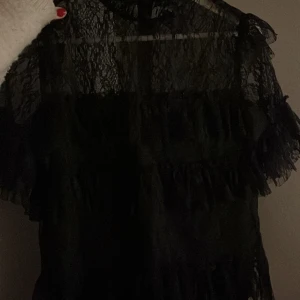 Bymalina - Intresse koll på min super fina blus från by malina💕 har endast använt den 2 gånger!  Nypris ca.1500kr