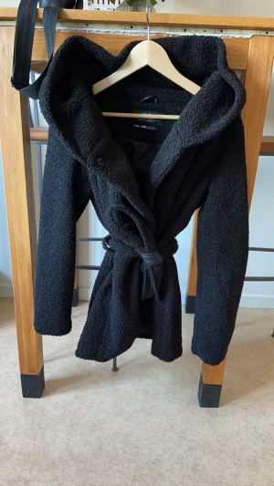 Kappor / jackor  - 38 på båda men passar s/m båda 500 via Swish !! Pma