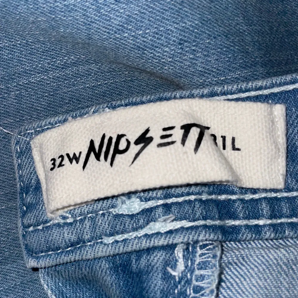 Swish tas Nipsett jeans  Bra skick  Pris 1000 Skriv vid funderingar. Jeans & Byxor.