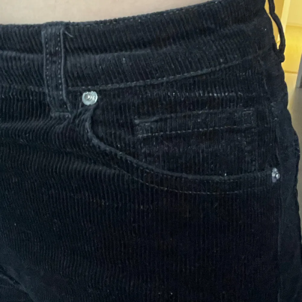 Ett par söta manchesterbyxor som används ett fåtalgånger. Jeans & Byxor.