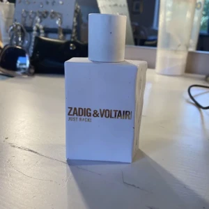 Zadig and volitare parfym - Ungefär hälften är kvar och nypris ligger på runt 700kr❤️❤️ Skicka prisförslag😘😘
