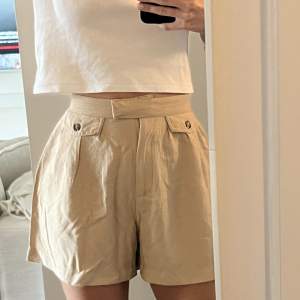 Jättefina shorts från h&m. Storlek 34.  Köpare står för frakt 💌