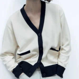 Kofta! - Jättefin kofta från zara som aldrig är använd❤️