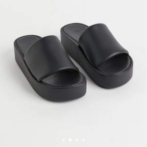 Säljer ett par sandaler från H&M i stl 37 som aldrig är använda. 