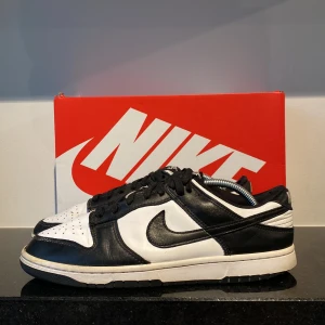 Panda dunks  - ✅Nya panda dunks storlek 43 box💯😈 och kvitto kommer med fraktar bara 🚚