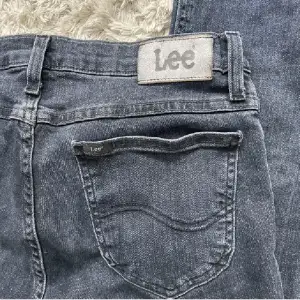 en av favorit jeansen från Lee i strl W30 L33! Passar mig super som brukar ha 34/36, är även ish 167/168 lång.  