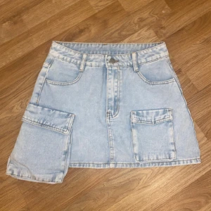 Jeanskjol  - Från shein, med prislapp kvar! 🥰