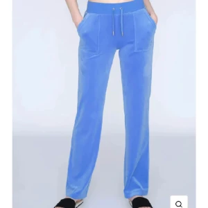 Juicy couture  - Lägger ut igen! Säljer mina juicy couture byxor nästan oanvända fler bilder i min förra annons. 