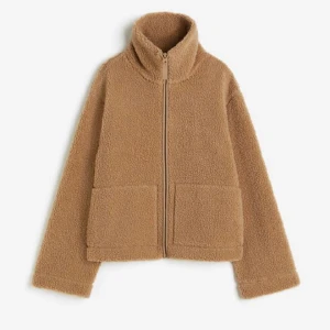 teddy jacka - säljer på grund av att den ej kmr t användning längre 