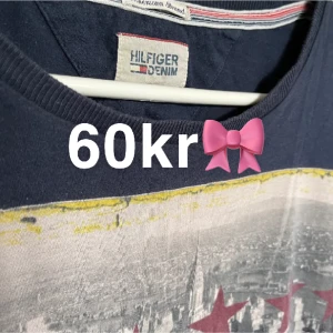 TOMMY HILFIGER - Retro Hilfiger tröja med USA tryck!