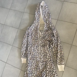 One piece  - Fri frakt