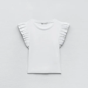 Zara topp - Helt oanvänd zara topp i storlek s men passar som xs❤️