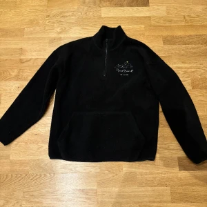 Jack&jones Halv zip - Från jack and jones. Köptes för 800 nån vecka sen. Men har inte används.  Stolek L 👌