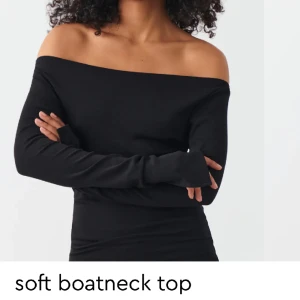 Soft boatneck top  - Jätte snygg långärmad svart Intimissimi liknande tröja från Gina. Helt slutsåld på Gina och använts 1 gång 💓
