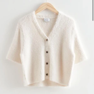 super snygg kofta  - säljer denna super snygga mysiga kofta!! änvönder den ej så my ket så den är i superbra skick🫰🏼🫰🏼