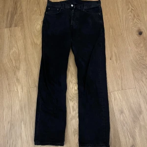 Weekday space jeans  - Weekday jeans, 9/10 skick använda högst 5 gånger. Nypris 600kr, släpper dem för 250kr. Allt gott, Hannes!