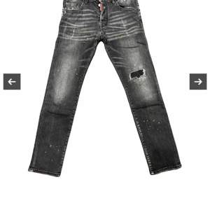 Hej säljer dessa Dsquared2 Jeans, dessa är köpta på Vestiaire Collective. Storlek 44 IT, vilket är en 30 midja i Eu. Kommer med tag och orderbekräftelse.  